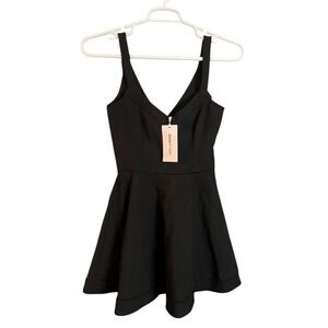 Elizabeth and James Black V-Neck Fit and Flare Mini Dress Size 6 NWT